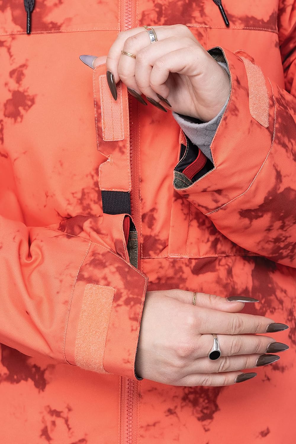 686 Womens Athena Jacket - Insulated Coat with 2-Layer Fabric Design, Modern Fit and Taped Seams - Water Weather Resistant 686 Womens Athena Jacket - Insulated Coat with 2-Layer Fabric Design, Modern Fit and Taped Seams - Water Weather Resistant