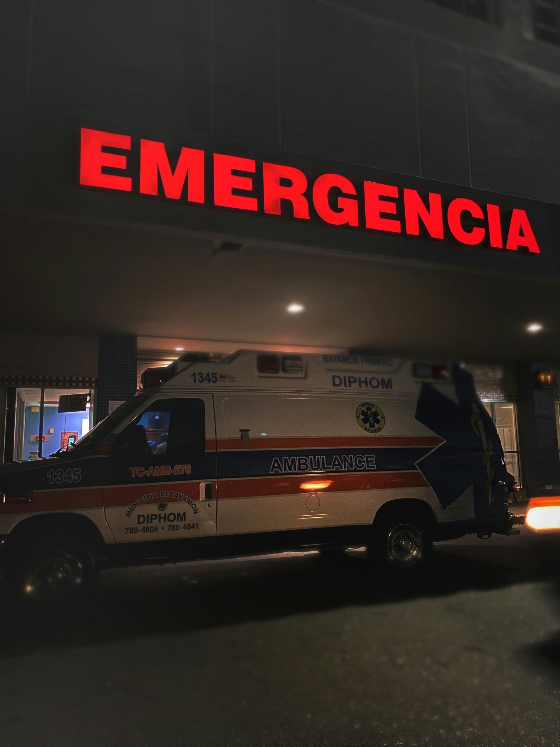 What Should I Do In Case Of An Emergency On A Pontoon Boat?