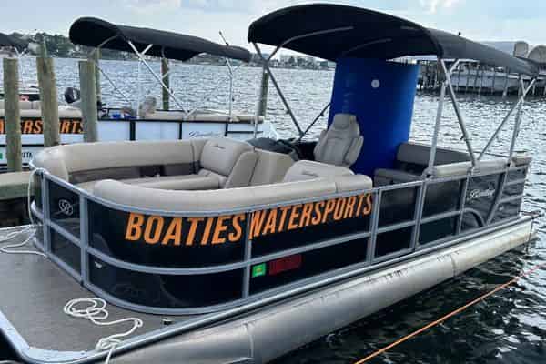 Are There Any Pontoon Boat Rental Places Near Me?