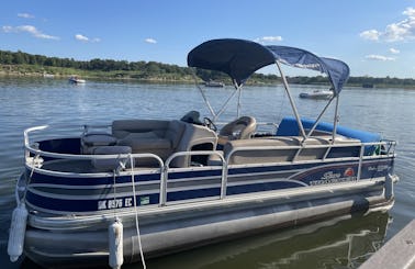 Are There Any Pontoon Boat Rental Places Near Me?