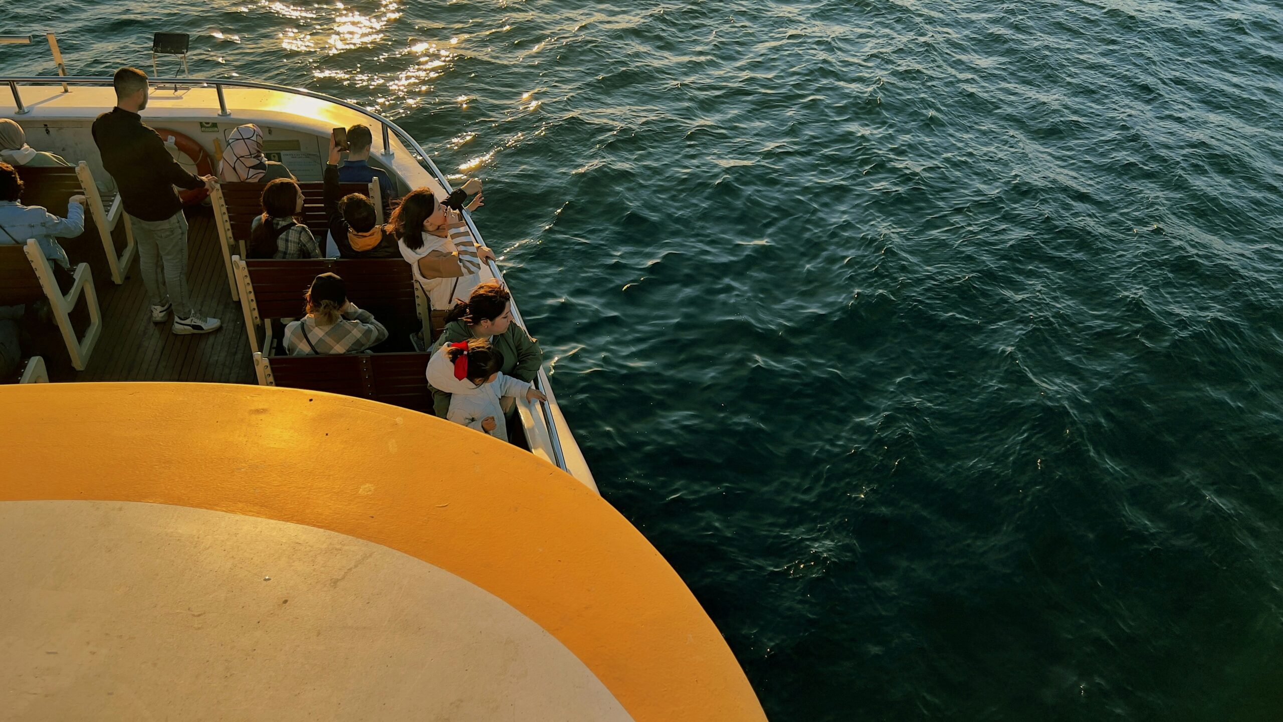 What Are Some Popular Boating Spotlights?