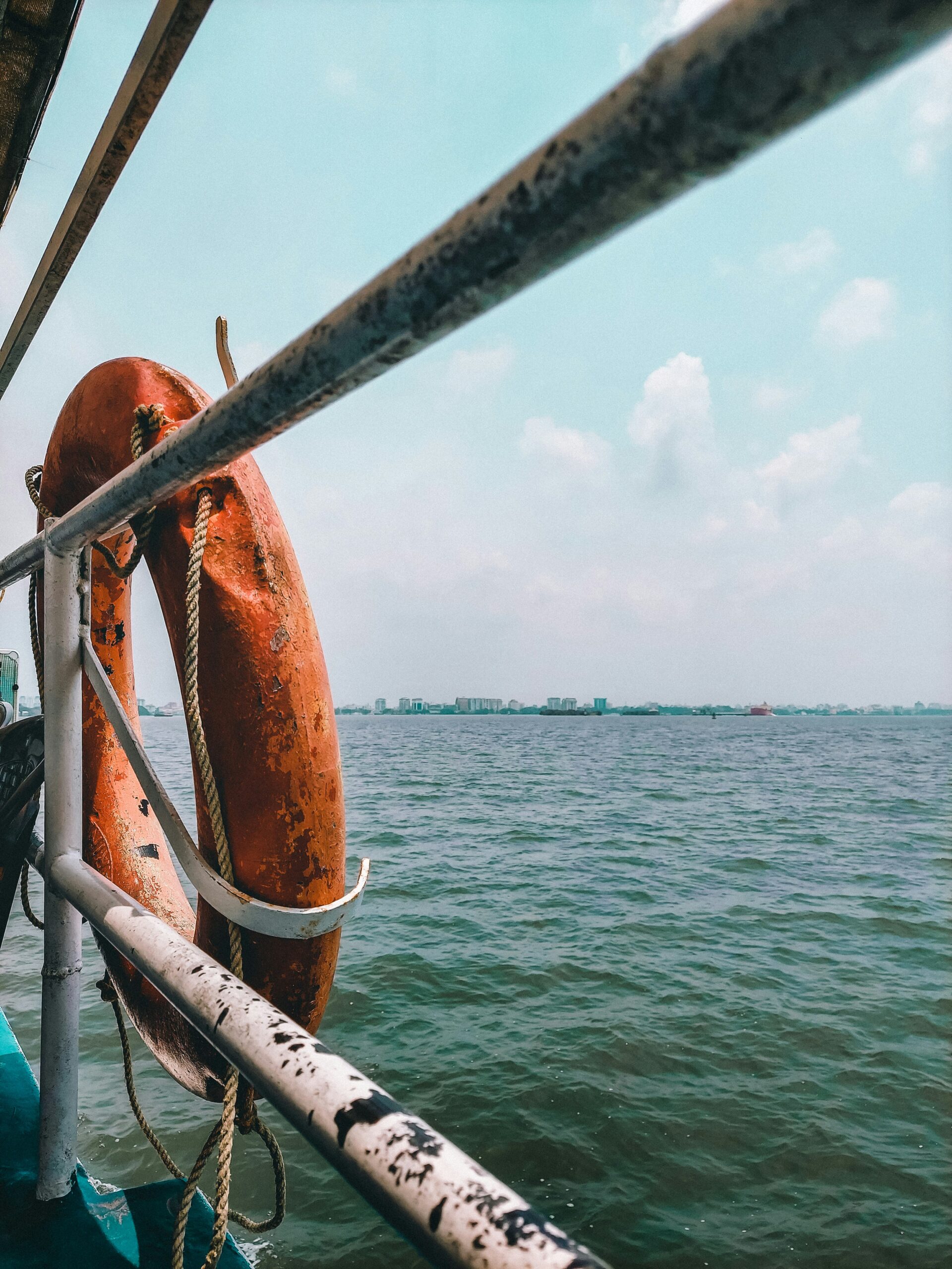 What Are The Dangers Of Boating Without A Rope?